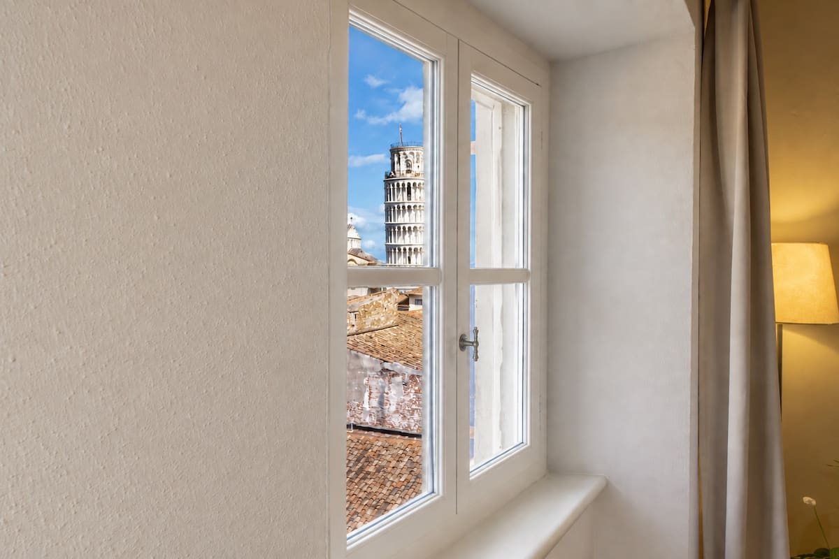 Tower View Executive Suite — interior 14
